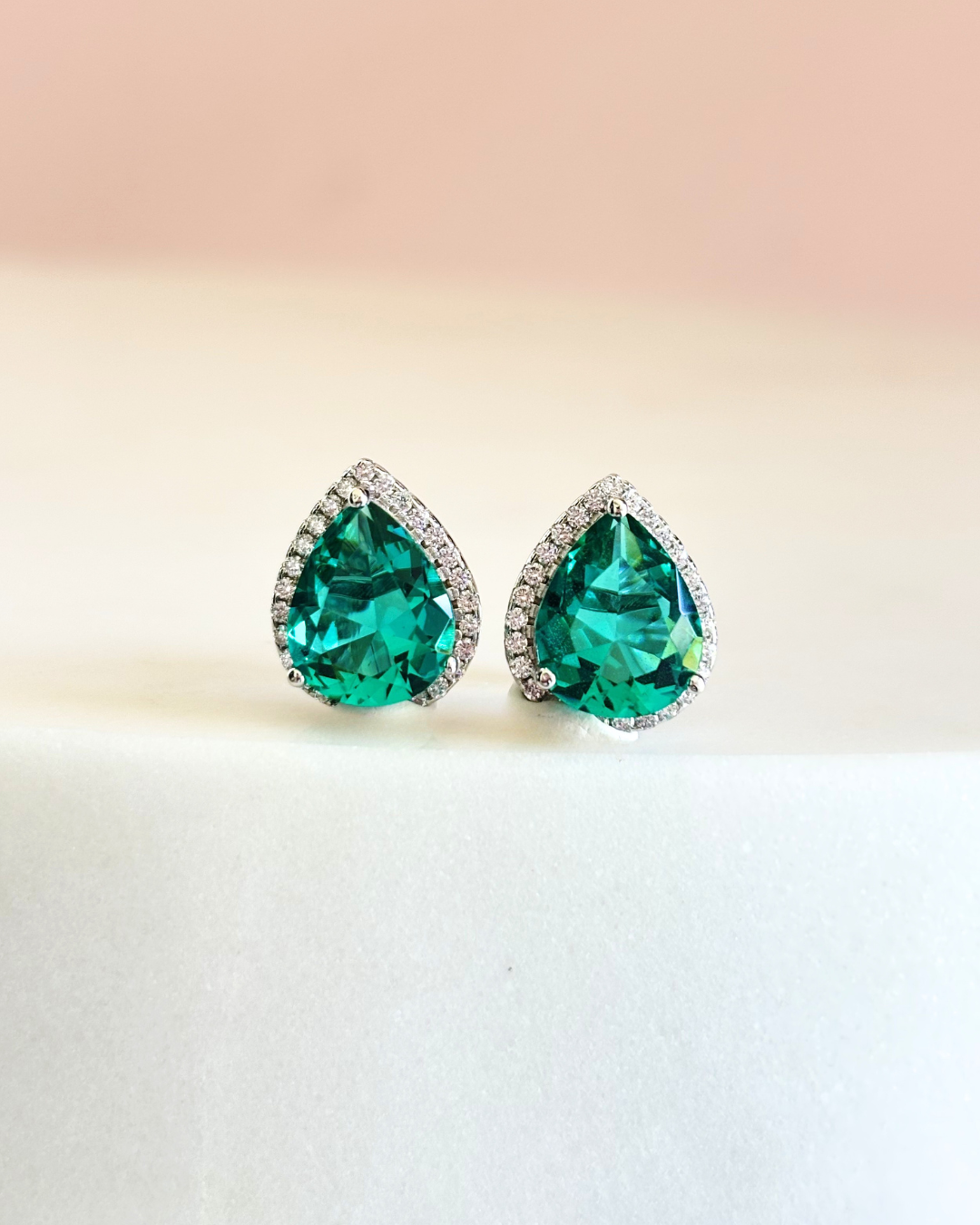 ARETES VALERIA